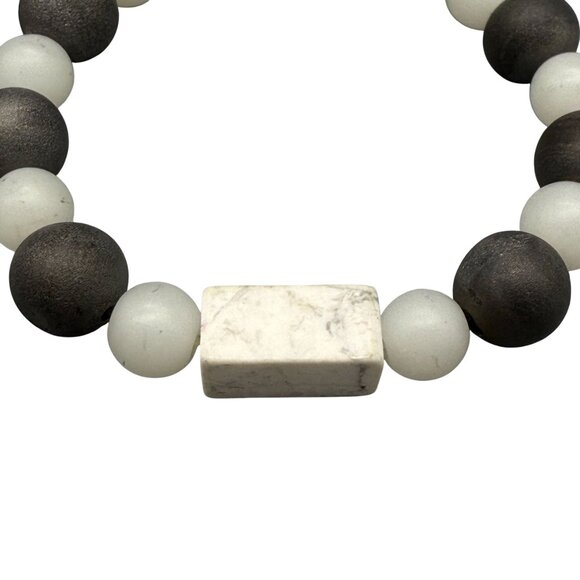 Matte Black & White Beaded Stretch Bracelet Rectangular Stone Modernlook - Picture 3 of 5